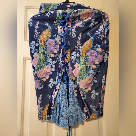 Kitten D'amour Peacocks and Palaces bustle skirt - Picture 4 of 4